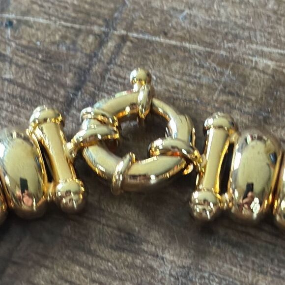 New old stock sleek gold tone AVON collar necklace & earrings 2001 - Picture 3 of 10